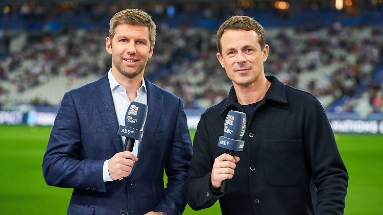 Thomas Hitzlsperger (l.) zusammen mit ARD-Moderator Alexander Bommes.