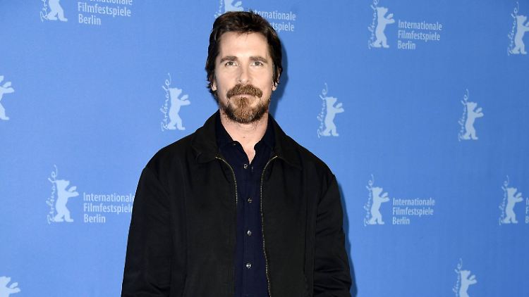 Christian Bale hat längst wieder zu seiner alten Körperform zurückgefunden. Das gefällt sicherlich auch vielen Fans.
