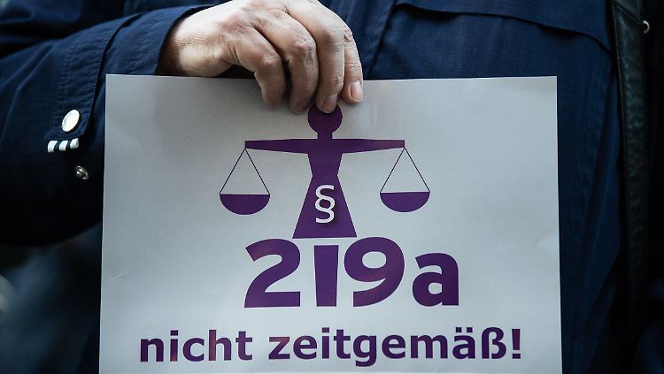 Der Paragraf 219a ist umstritten und war in den vergangenen Monaten Anlass für zahlreiche Demonstrationen.