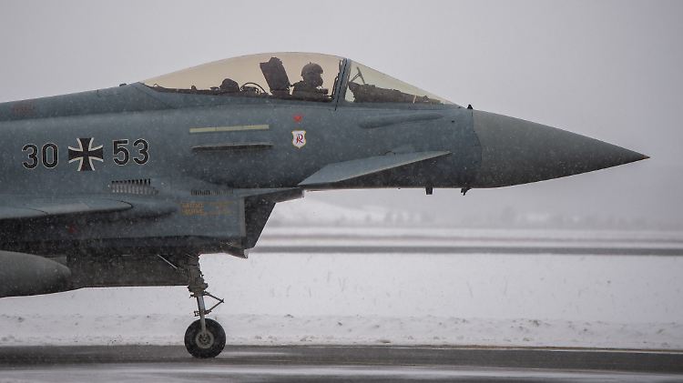 Der britische Außenminister Hunt macht sich Sorgen um Projekte wie den Eurofighter "Typhoon".