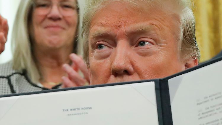US-Präsident Trump will den Weltraum dominieren, die Unterzeichnung eines Dekrets zur Schaffung einer "Space Force" ist ein erster Schritt dahin.