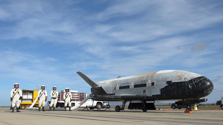 Die Missionen der unbemannten Drohe X-37 sind streng geheim - geht es um Spionage, geht es um Waffen?