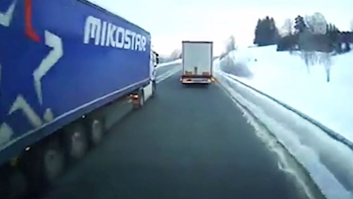Lkw Überholmanöver.JPG