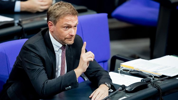 Lindner rät den Schülern, die Proteste in die Freizeit zu verlagern.