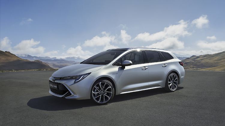 Der Corolla löst den Auris ab und soll gleichsam die Avensis-Kunden auffangen.