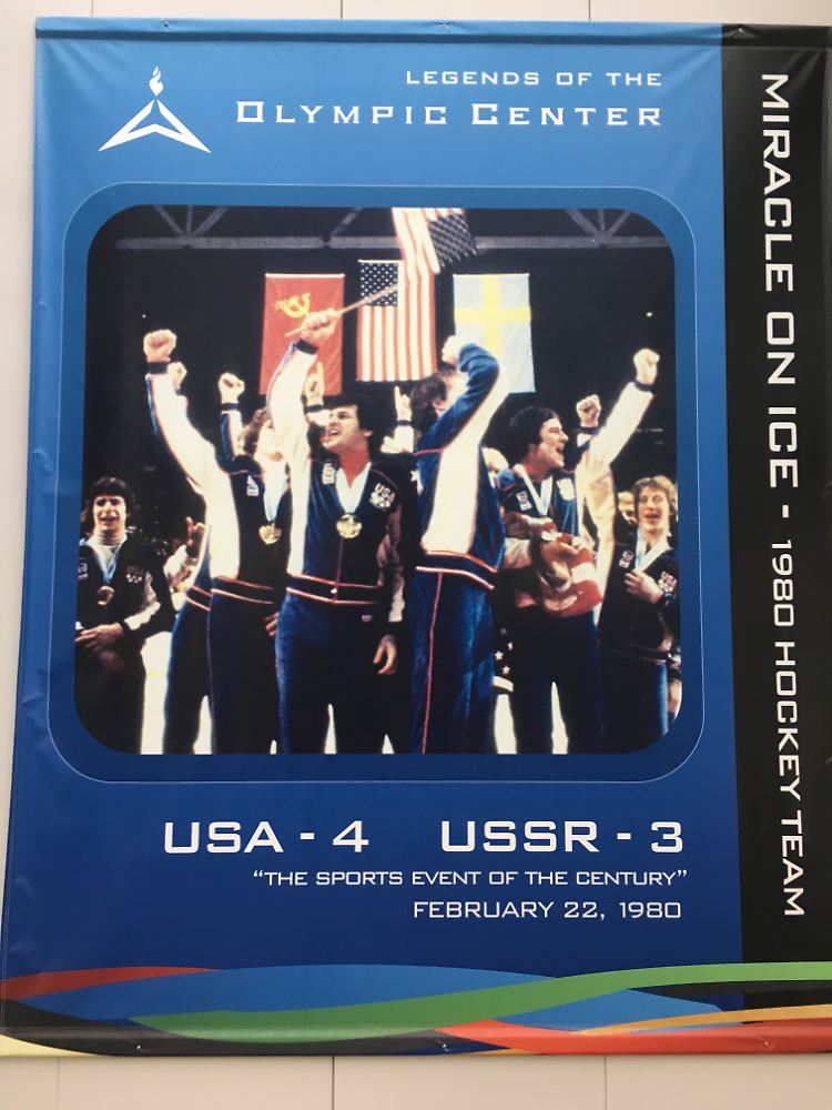 Gold für die USA: Dem Wunder gegen das als unschlagbar geltende Team aus der Sowjetunion folgte in Lake Placid zwei Tage später ein 4:2 gegen Finnland, der Olympiasieg war perfekt.