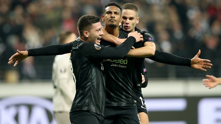 Gehen Donezk lief's gut: Luka Jovic, Torschütze Sebastien Haller und Mijat Gacinovic.