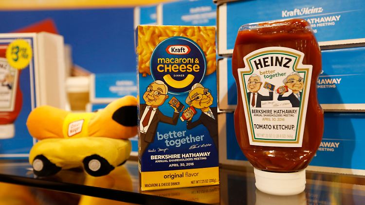 Bei Kraft Heinz lösen sich Milliardenwerte plötzlich in Luft auf. Der Kurs bricht um fast ein Drittel ein.