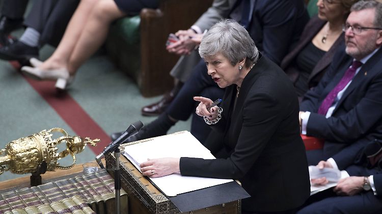 Premierministerin May will am Dienstag eine Erklärung abgeben.