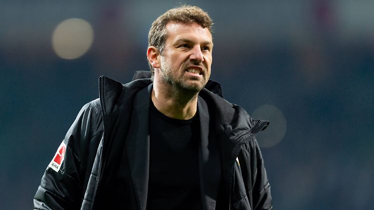 Markus Weinzierl hat seiner Mannschaft offenbar gerade noch rechtzeitig den nötigen Biss im Abstiegskampf vermittelt.