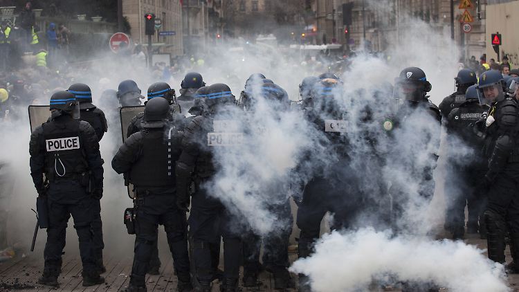 Bei den Gelbwesten-Protesten kommt es seit Monaten regelmäßig zu gewaltsamen Zusammenstößen zwischen Polizei und Demonstranten. 