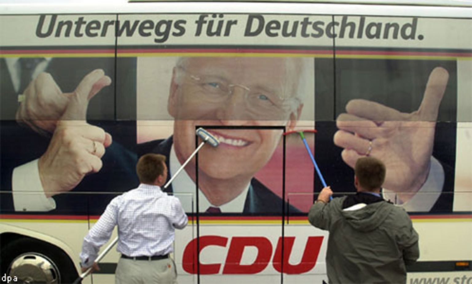 Der Niedergang des bayerischen Ministerpräsidenten Edmund Stoiber begann, als er in die Bundespolitik strebte.