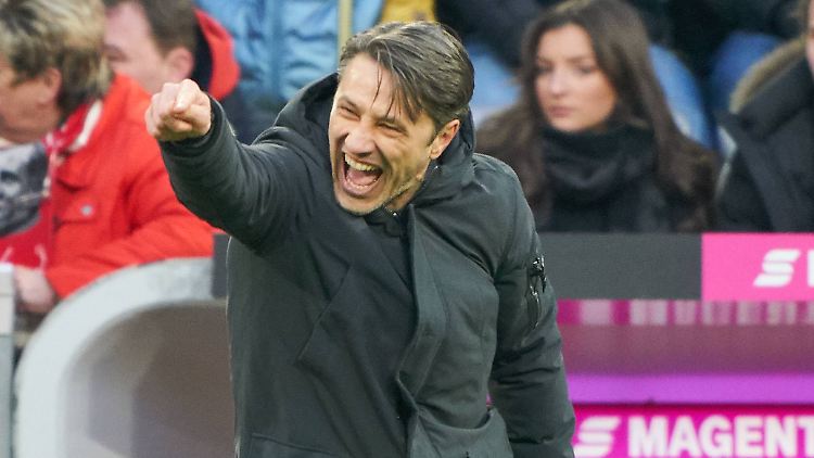 Trainer Niko Kovac hat das kumpelhafte beim FC Bayern ablegt - für den Erfolg. So jedenfalls wertet es Präsident Uli Hoeneß.