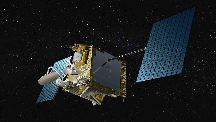 Computergrafik eines OneWeb-Satelliten im Weltall.