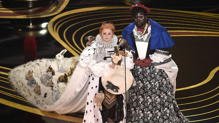 Hingucker des Abends: Melissa McCarthy und Brian Tyree Henry.