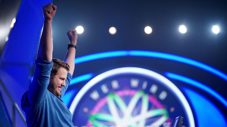 Jackpot! Benjamin Lange gewinnt Geld und Ja-Wort. Besser konnte es nicht laufen.