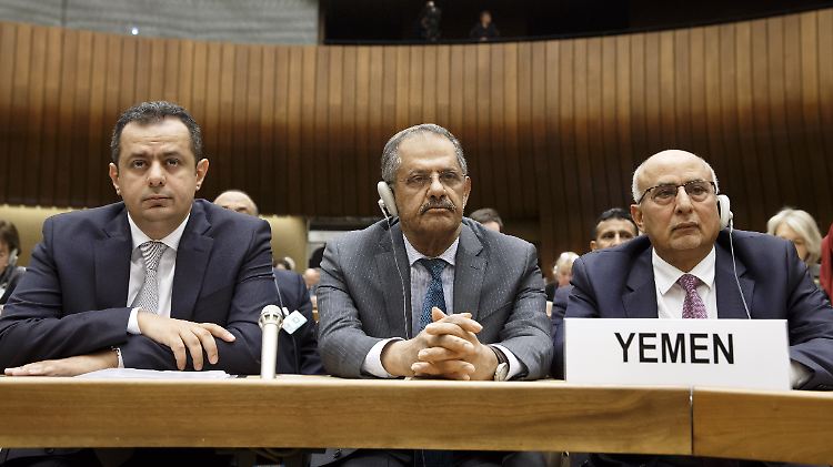 Abdulmalik Said, Ministerpräsident des Jemen, und seine Delegation bei der UN-Geberkonferenz in Genf.