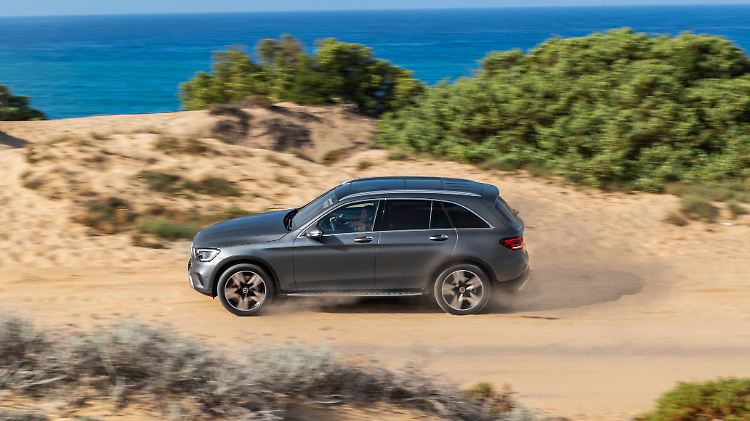 Nur ein Highlight am Stand von Mercedes ist der in vielen Details überarbeitete GLC.
