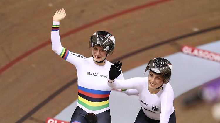 Das deutsche Sprint-Duo Miriam Welte und Emma Hinze sichert sich die erste WM-Medaille.