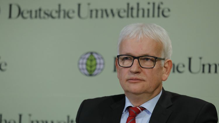 Die Umwelthilfe um den Vorsitzenden Jürgen Resch könnte steuerliche Vorteile verlieren.