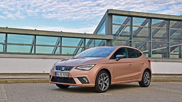 Der Seat Ibiza ist eigentlich ein schnittiges Kerlchen, abe es gibt Farben, die sollte man einfach überdenken, denn übersehen kann man sie nicht.