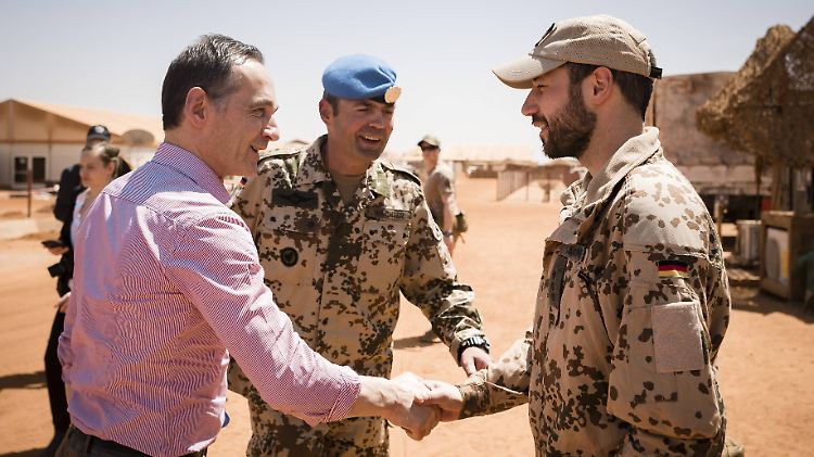 In Mali besuchte Maas unter anderem die Militärbasis Camp Castor.