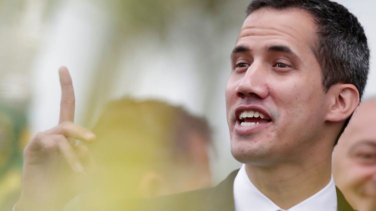 Guaidó droht in der Heimat unter anderem ein Verfahren wegen unerlaubter Ausreise. 