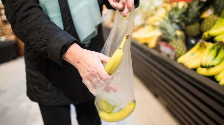 Die dünnen Plastiktüten sind vom EU-Plastikverbot nicht betroffen. 
