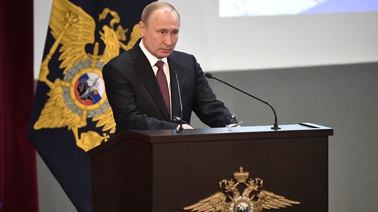 Russlands Präsident Putin hat per Dekret den Ausstieg aus dem Atomwaffen-Sperrvertrag INF beschlossen.