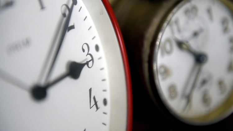 Die EU-Kommission hatte ursprünglich vorgeschlagen, die Umstellung schon 2019 abzuschaffen.