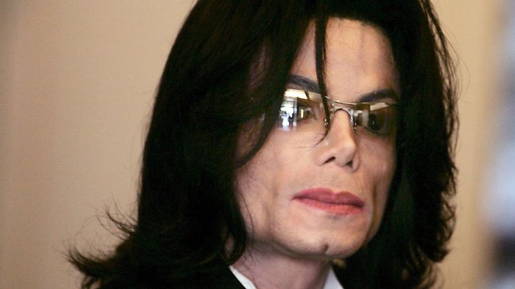 HBO gräbt mit seiner Doku ein Thema aus, dass zumindest aus Sicht von Jacksons Familie besser der Vergangenheit angehören sollte. 