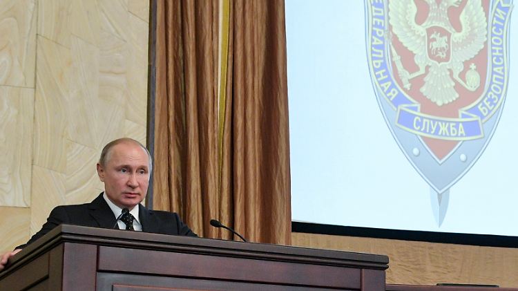 Bei der Jahressitzung mit dem FSB warnt Putin vor Angriffen. 