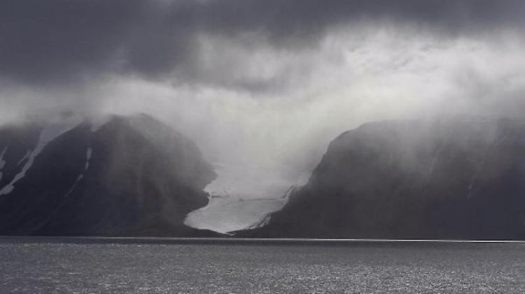 Regenwolken über Grönland - dort regnet es nun auch im Winter.