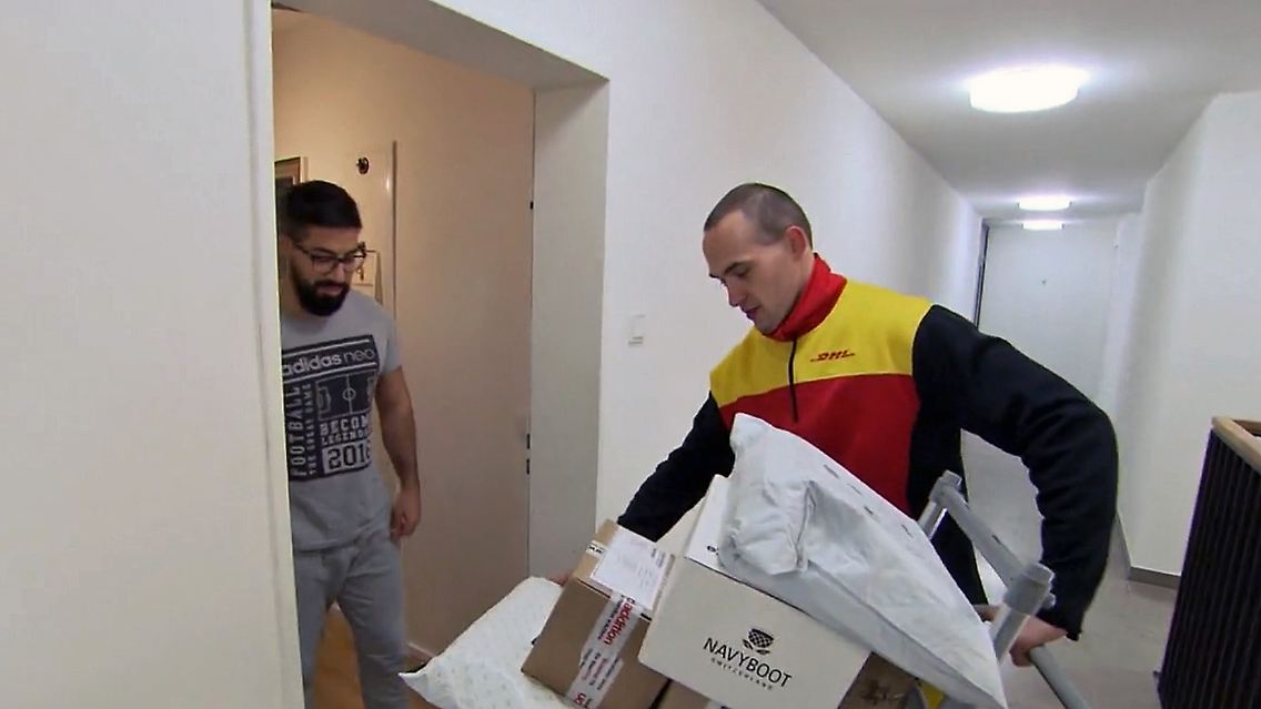 dhl.jpg