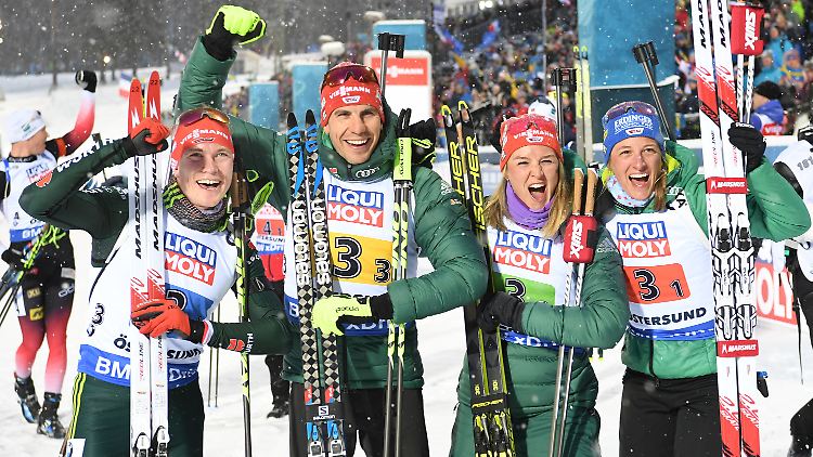 Benedikt Doll, Arnd Peiffer, Denise Herrmann und Vanessa Hinz (v.l.) haben Grund zum Jubeln.