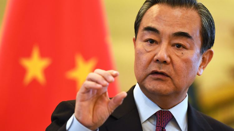 Der chinesische Außenminister Wang Yi verlangt von Rom eine Entscheidung.