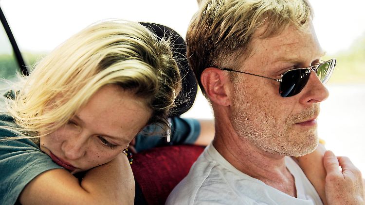 Eine Liebe, die nicht sein darf: Emily ist seit Monaten mit dem älteren Martin unterwegs.
