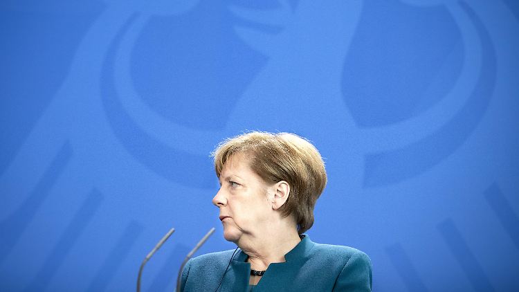 Der konservative Rand der CDU will, dass AKK bald ins Kanzleramt einzieht und Merkel (Bild) beerbt.