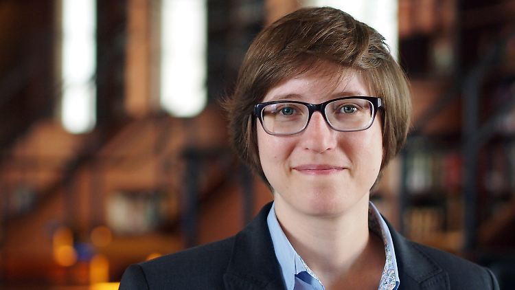 Julia Reda ist seit 2014 Abgeordnete im Europaparlament. Sie ist Mitglied der Piratenpartei, im Europaparlament gehört sie der Grünen-Fraktion an.