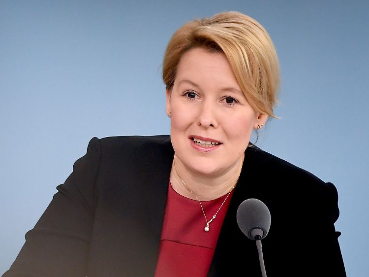 Franziska Giffey strebt sowohl eine Reform des Sorge- und Umgangsrechts als auch eine Änderung im Unterhaltsrecht an.