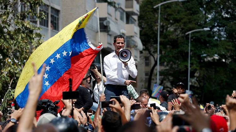 Oppositionsführer Juan Guaidó ruft zu einem Marsch in die Hauptstadt auf.
