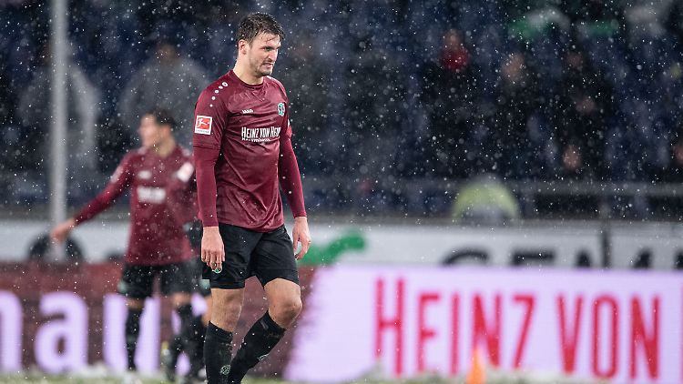 Im Schneetreiben von Hannover war die Heimelf einem Punkt schon so nah.