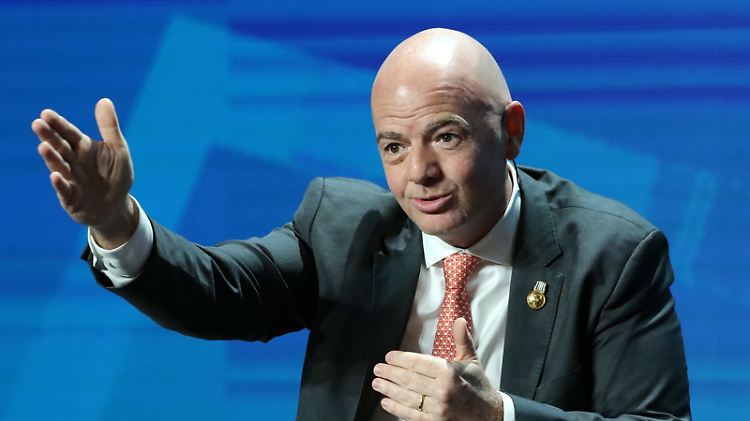 Fifa-Boss Infantino will eine "Riesen-Klub-WM" - mit viel Geld.