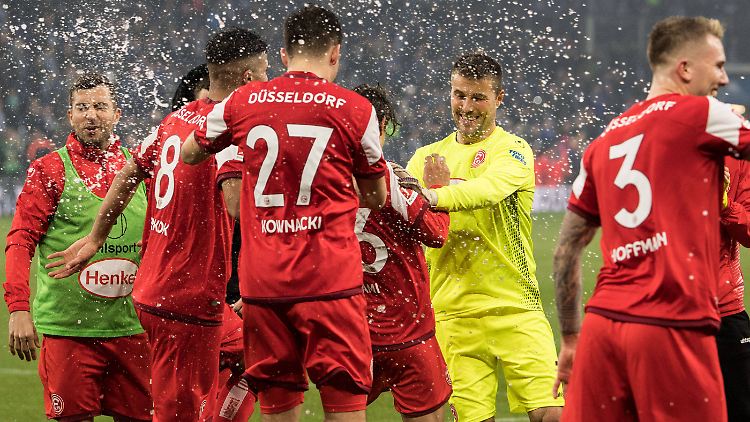 Die Fortuna Düsseldorf ist Party-Stimmung an der Tagesordnung.