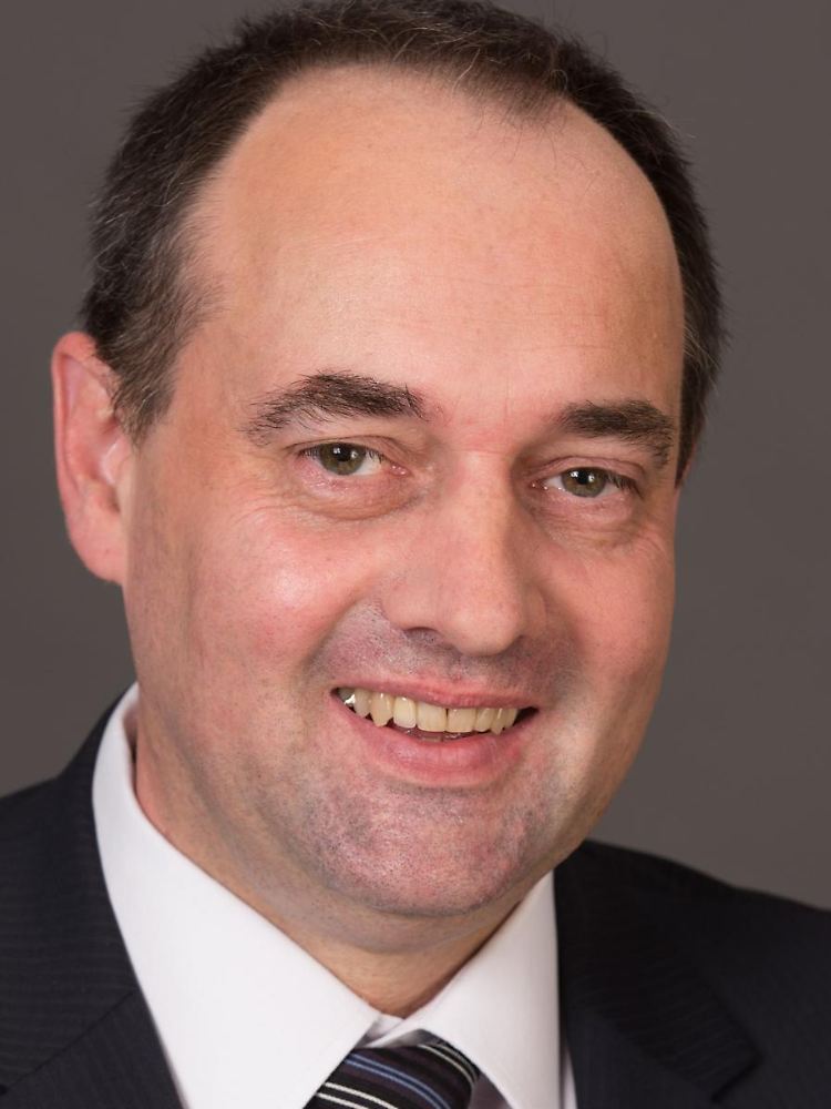 Prof. Dr. Otto Jockel unterrichtet an der International School of Management Logistics and Supply Chain Management.