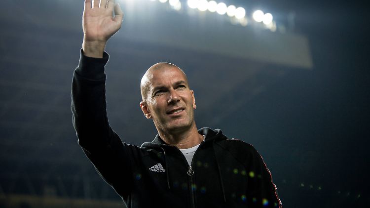 Hallo, da bin ich wieder - Zinedine Zidane ist zurück bei Real Madrid.