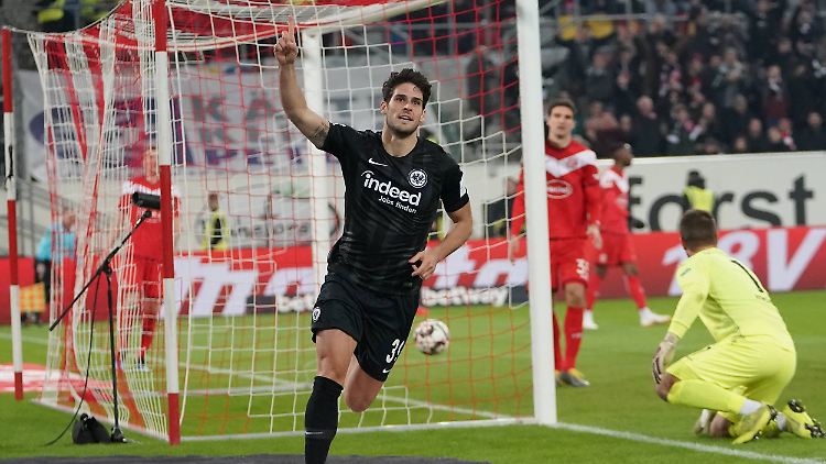 Gonçalo Paciência machte den ersten Treffer für Frankfurt.