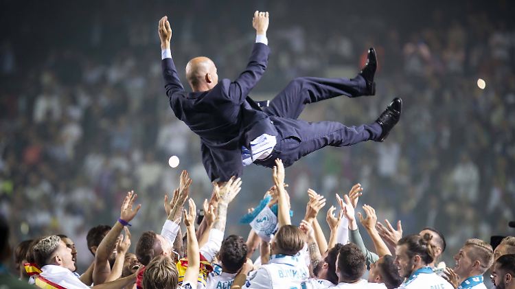 Zinédine Zidane schwebt bei Real Madrid über allem.