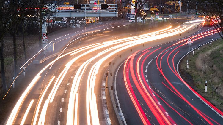 Überwacht wurde bisher ein 2,2 Kilometer langer Abschnitt der Bundesstraße 6 bei Laatzen in der Nähe von Hannover, den 15.500 Autos täglich passieren. 