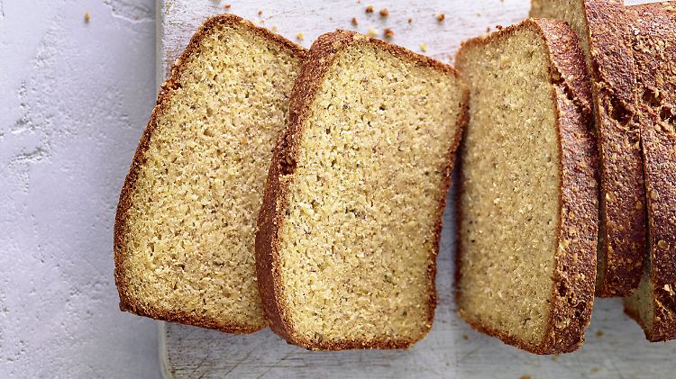 Auch Brot ist möglich bei LC-HiFi, allerdings fehlt hier das Mehl. Dieses Brot hat pro 100 g nur 2,5 g KH, aber 14 g Ballaststoffe.